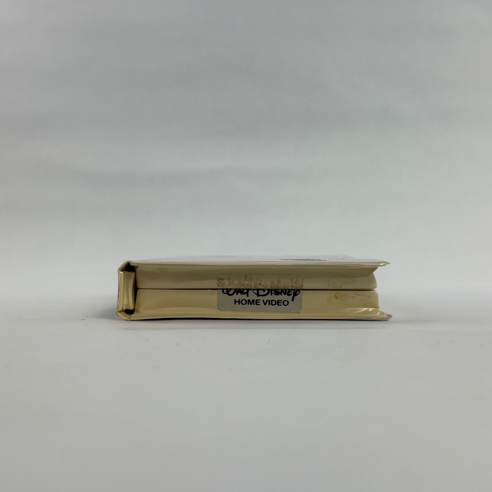 Walt Disney Masterpiece Collection The Sword in the Stone VHS Clamshell 229 - Picture 4 of 9